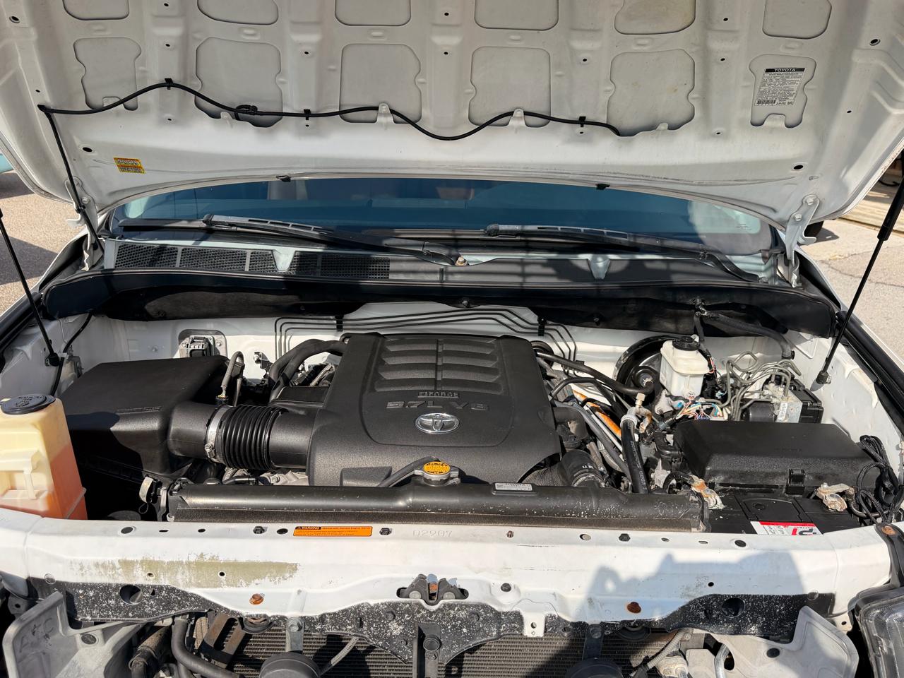 Toyota Tundra 4WD Truck CrewMax 5.7L FFV V8 6-Spd AT LTD (Natl) 2013