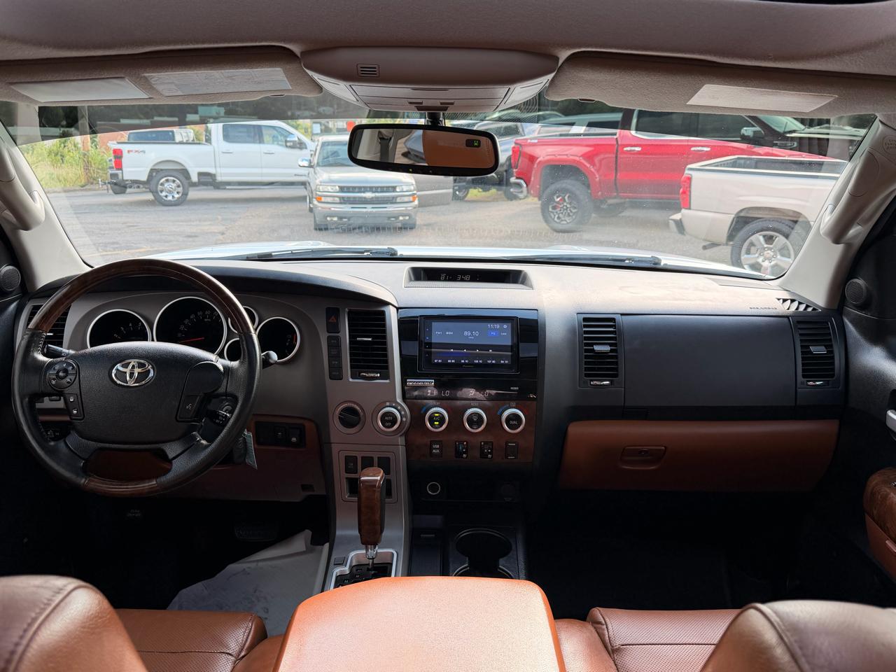 Toyota Tundra 4WD Truck CrewMax 5.7L FFV V8 6-Spd AT LTD (Natl) 2013