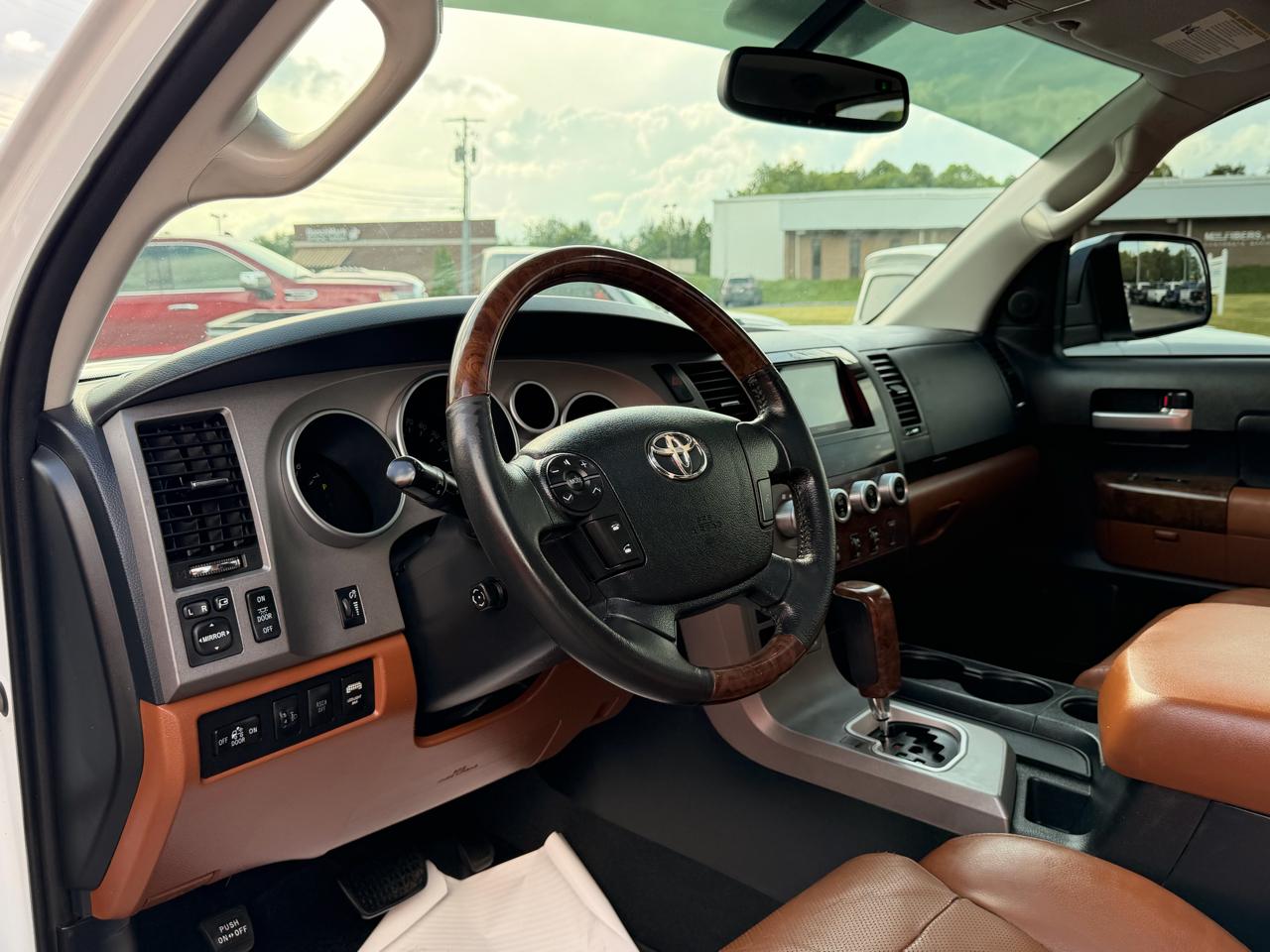 Toyota Tundra 4WD Truck CrewMax 5.7L FFV V8 6-Spd AT LTD (Natl) 2013
