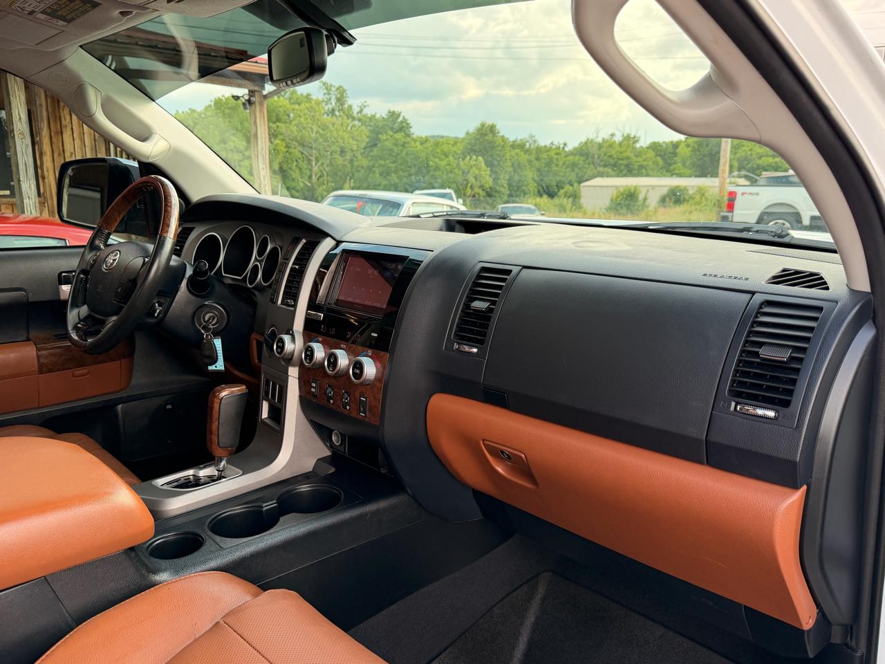 Toyota Tundra 4WD Truck CrewMax 5.7L FFV V8 6-Spd AT LTD (Natl) 2013