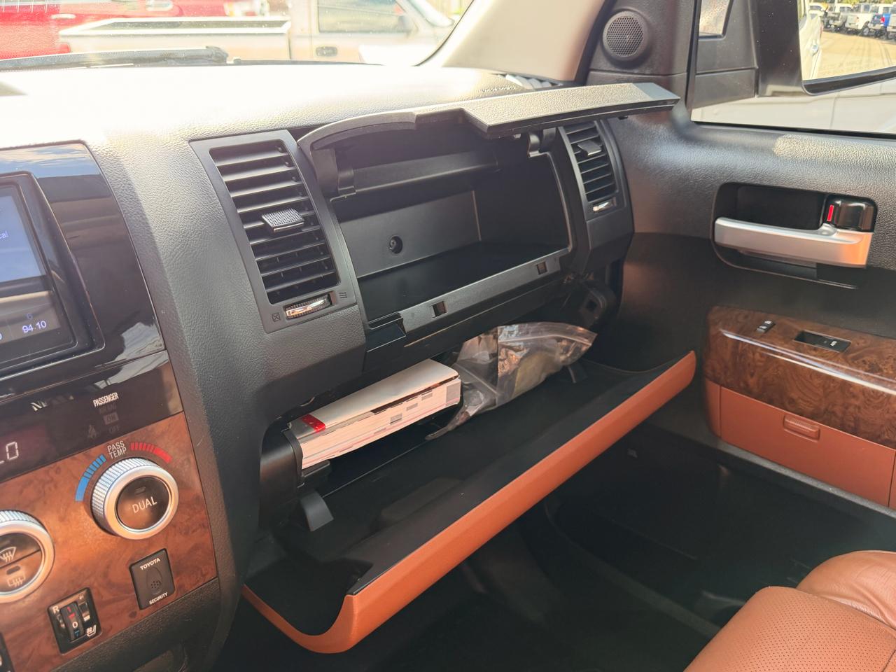 Toyota Tundra 4WD Truck CrewMax 5.7L FFV V8 6-Spd AT LTD (Natl) 2013