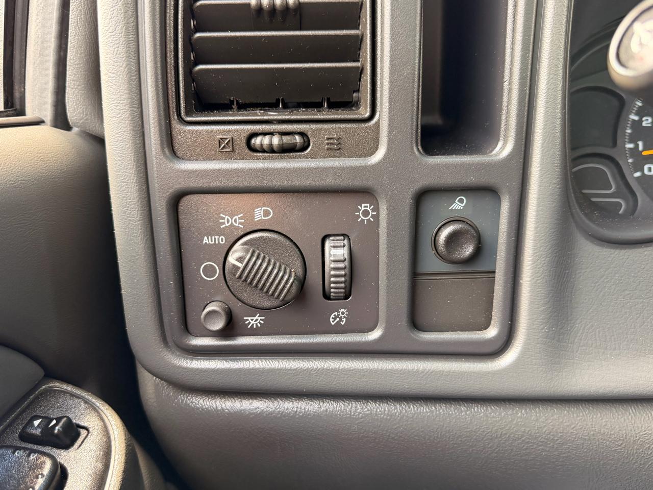 Chevrolet Silverado 1500 LS Reg Cab 2004