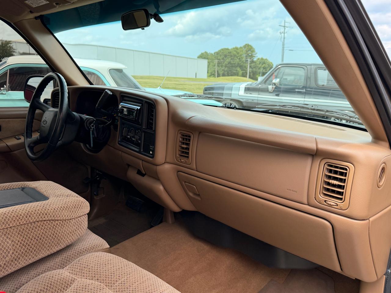 Chevrolet Silverado 1500 Reg Cab 119.0" WB LS 1999