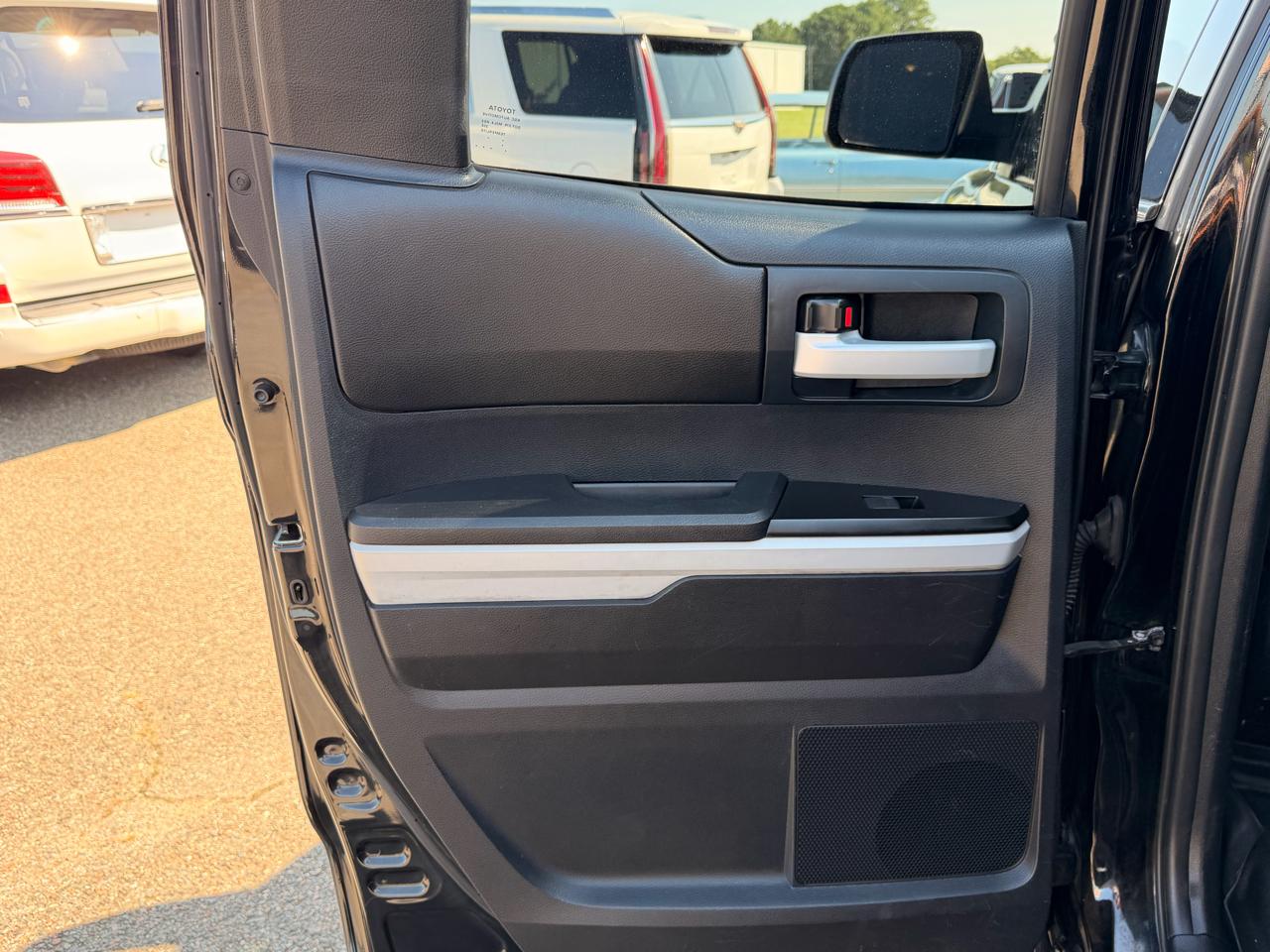 Toyota Tundra 4WD Truck Double Cab 5.7L V8 6-Spd AT TRD Pro (Natl) 2015