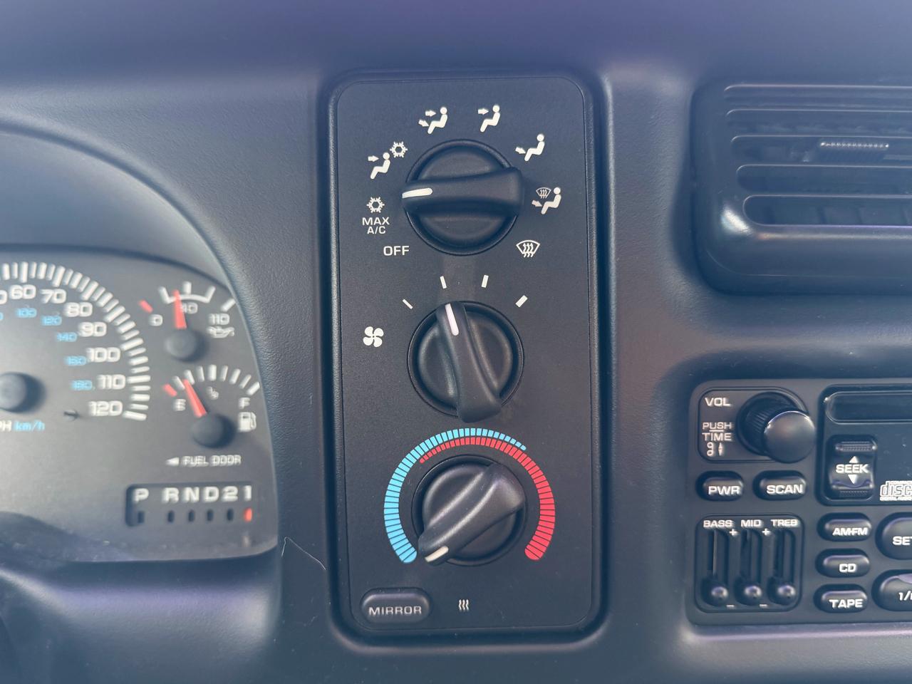 Dodge Ram 1500 2dr Reg Cab 119" WB 2001