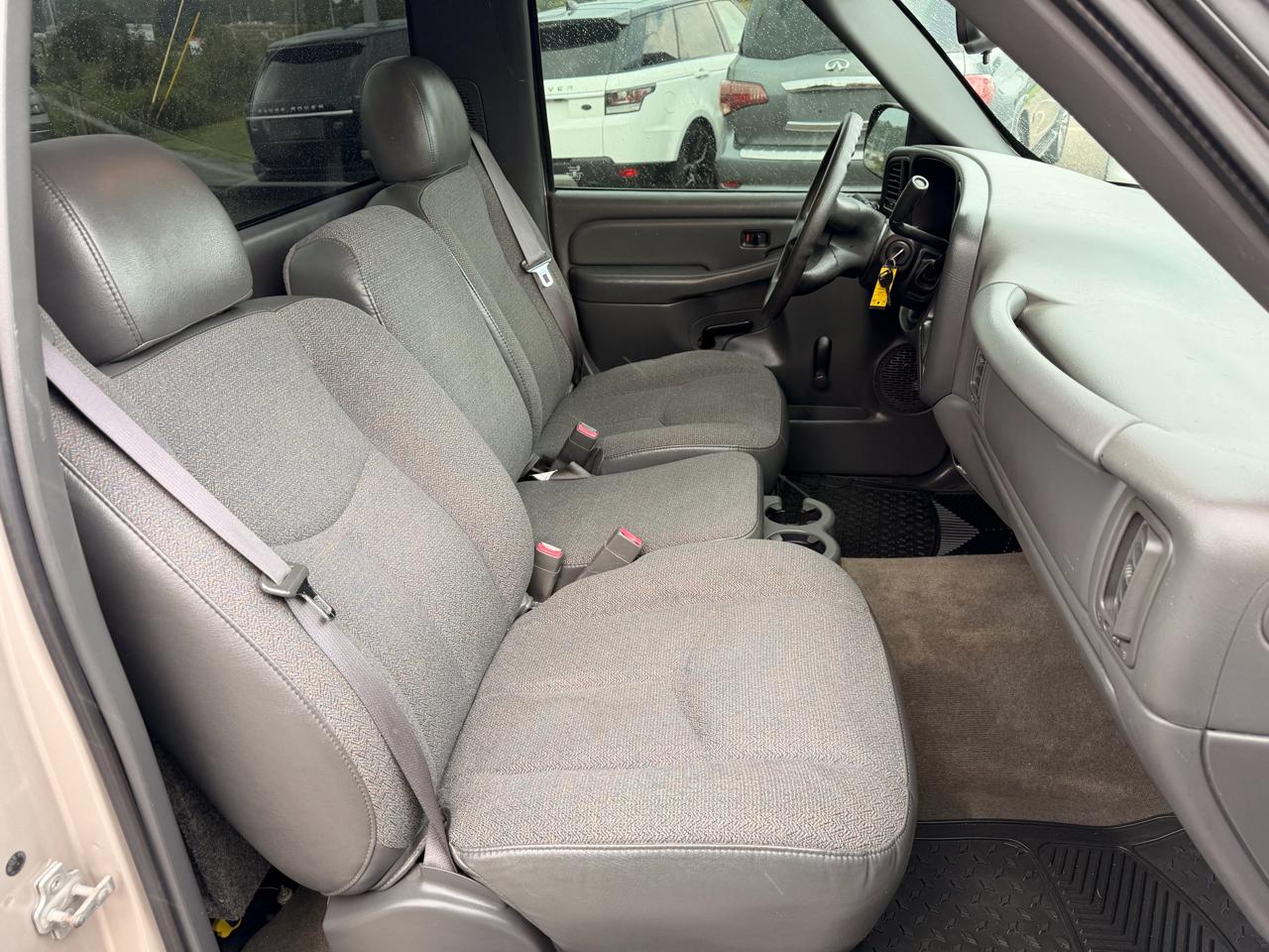 Chevrolet Silverado 1500 2WD Reg Cab 133.0" LS 2005
