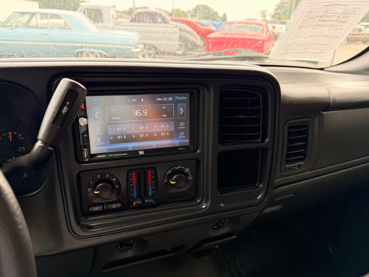 Chevrolet Silverado 1500 2WD Reg Cab 133.0" LS 2005