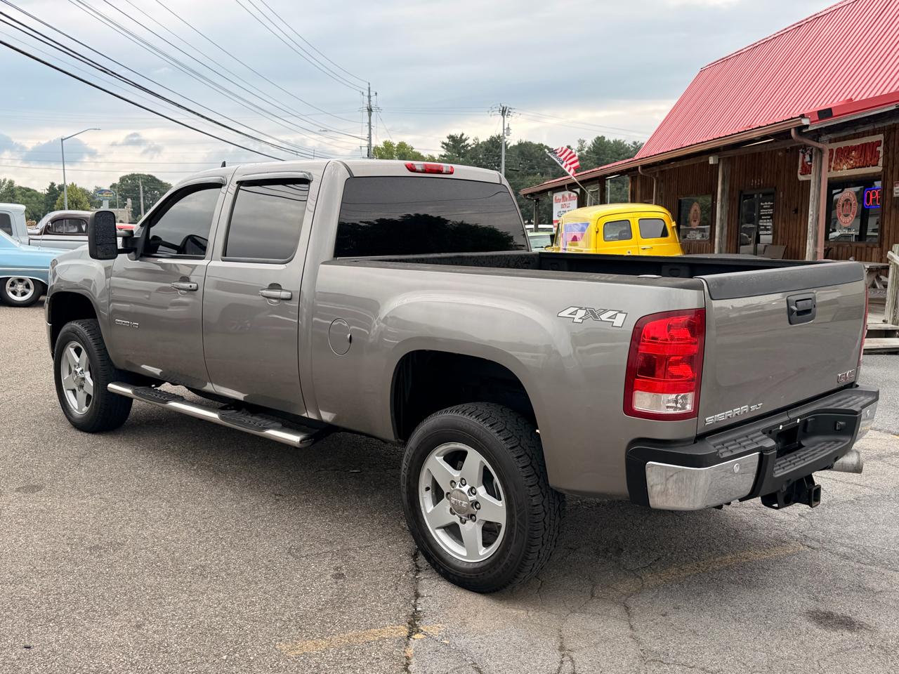 GMC Sierra 2500HD 4WD Crew Cab 153.7" SLT 2013