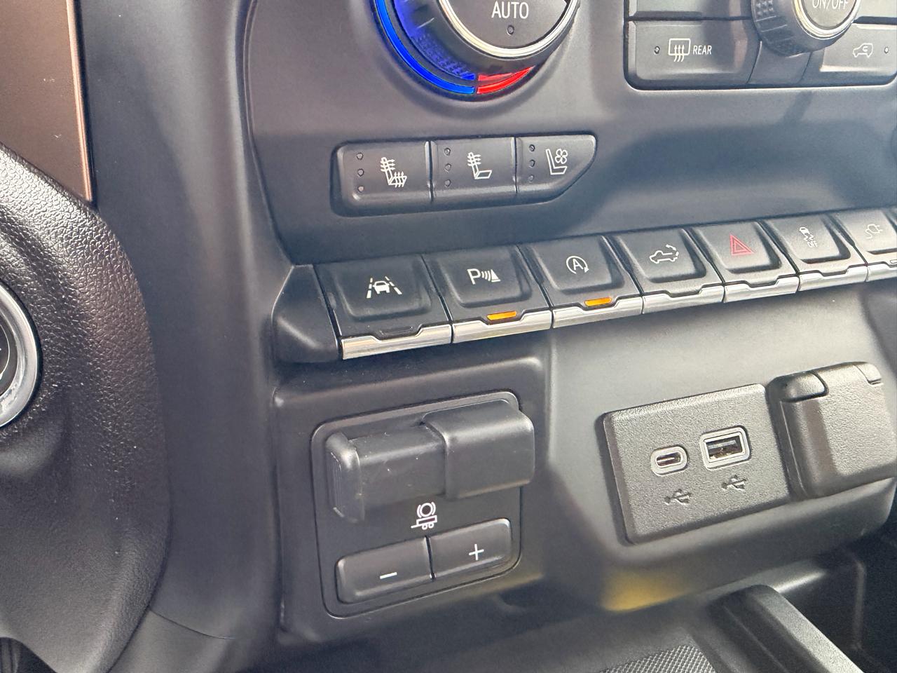 Chevrolet Silverado 1500 4WD Crew Cab 147" High Country 2021