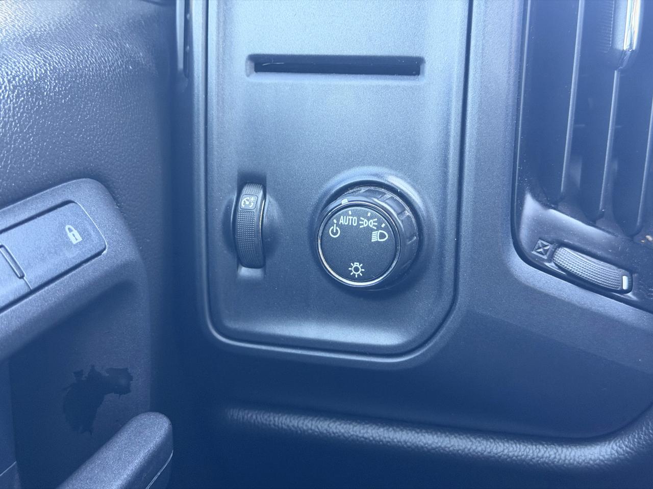 Chevrolet Silverado 1500 2WD Reg Cab 119.0" Work Truck 2016