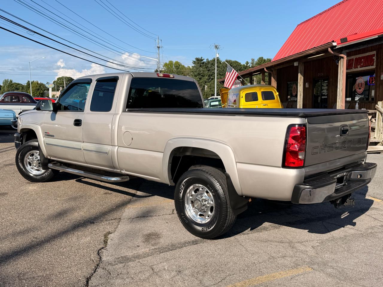 Chevrolet Silverado 2500HD Ext Cab 157.5" WB LS 2004