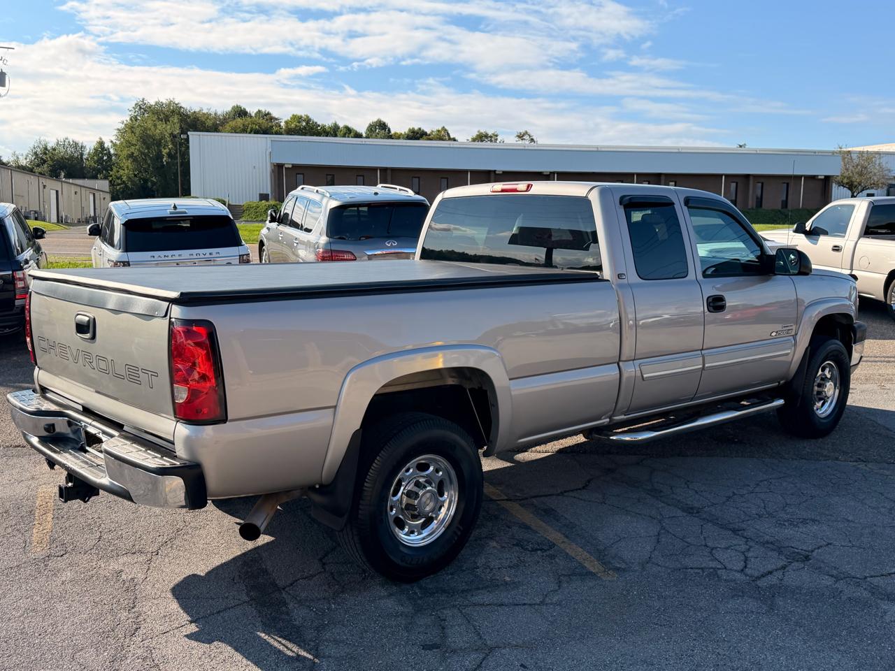 Chevrolet Silverado 2500HD Ext Cab 157.5" WB LS 2004