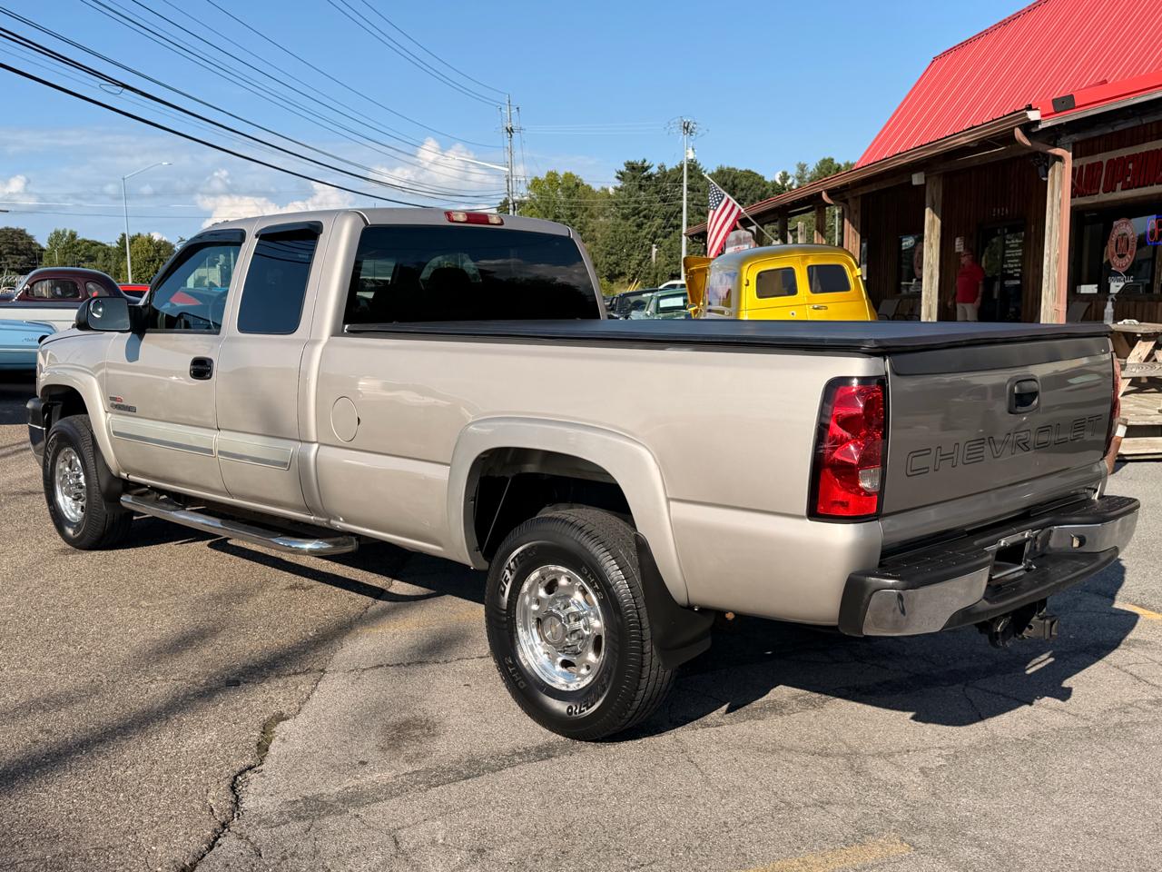 Chevrolet Silverado 2500HD Ext Cab 157.5" WB LS 2004