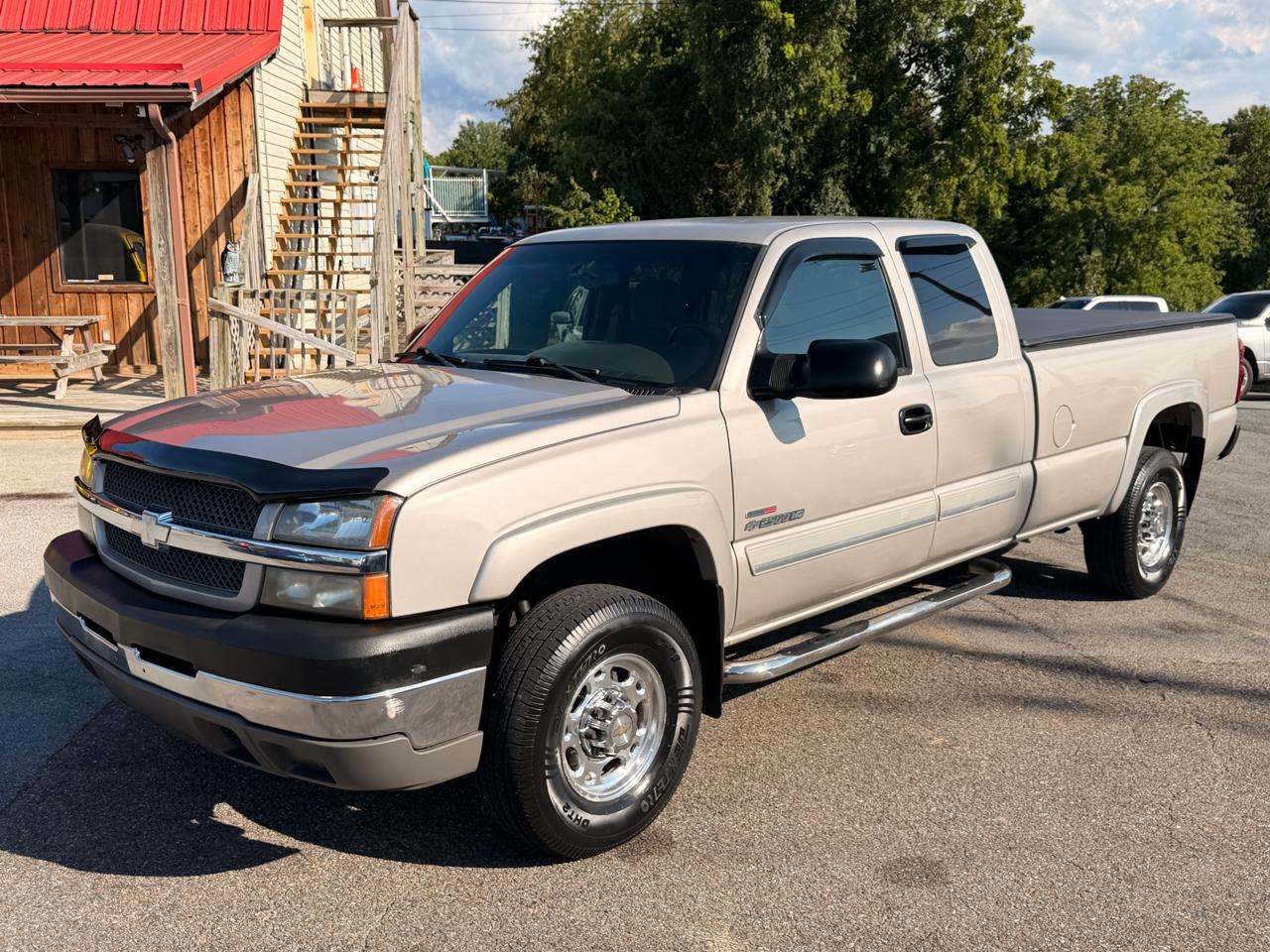 Chevrolet Silverado 2500HD Ext Cab 157.5" WB LS 2004