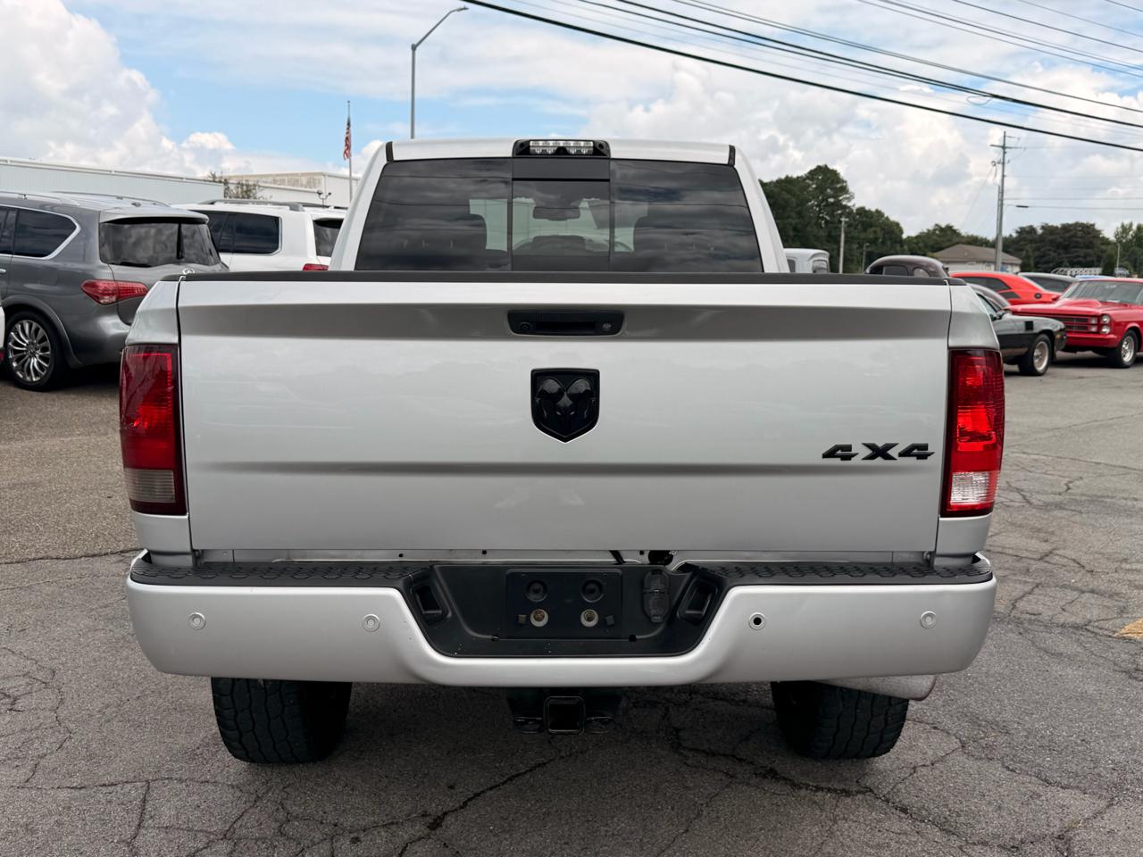 RAM 2500 Big Horn 4x4 Crew Cab 6'4" Box 2017
