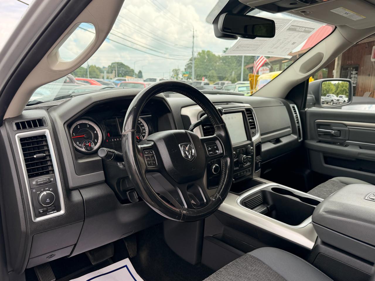 RAM 2500 Big Horn 4x4 Crew Cab 6'4" Box 2017
