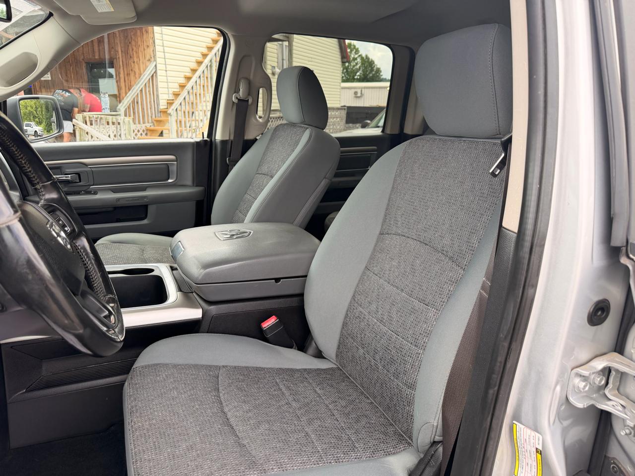 RAM 2500 Big Horn 4x4 Crew Cab 6'4" Box 2017