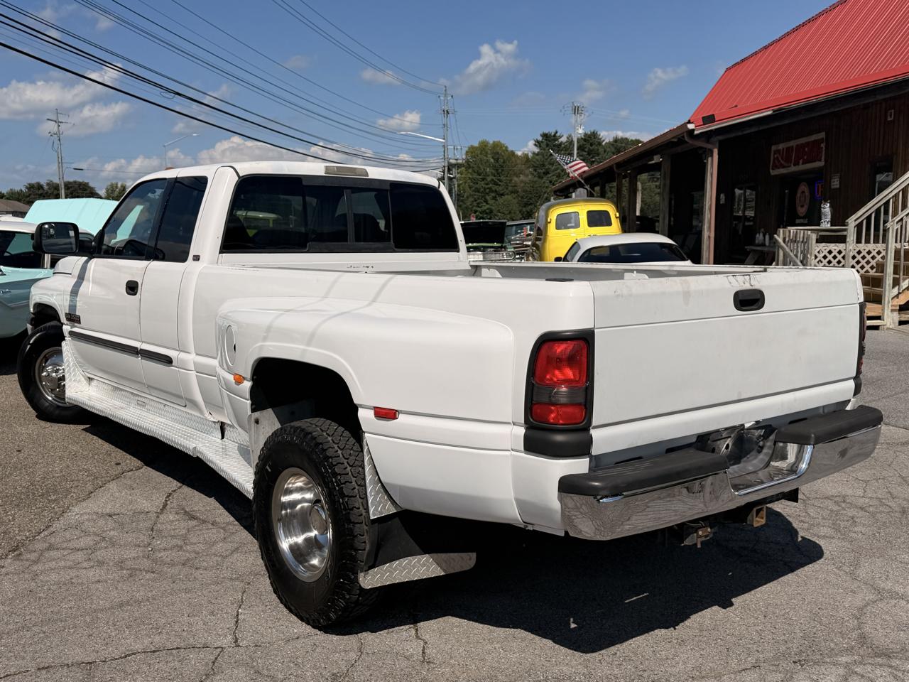 Dodge Ram 3500 4dr Quad Cab 155" WB DRW 2002