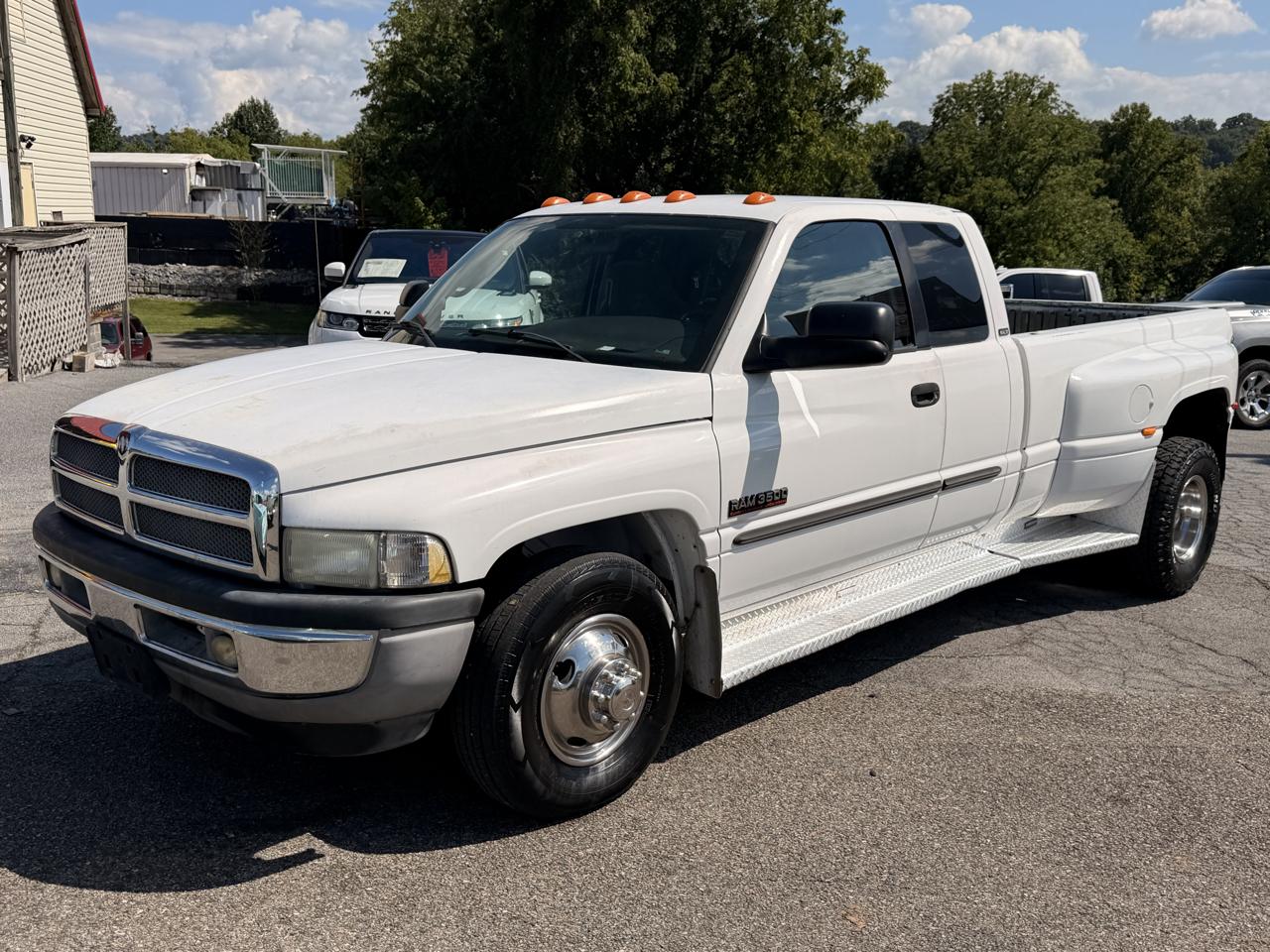 Dodge Ram 3500 4dr Quad Cab 155" WB DRW 2002