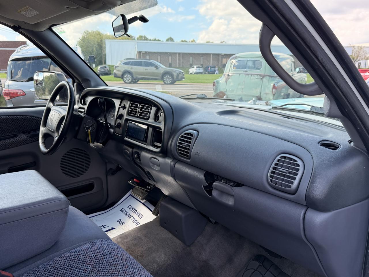 Dodge Ram 3500 4dr Quad Cab 155" WB DRW 2002