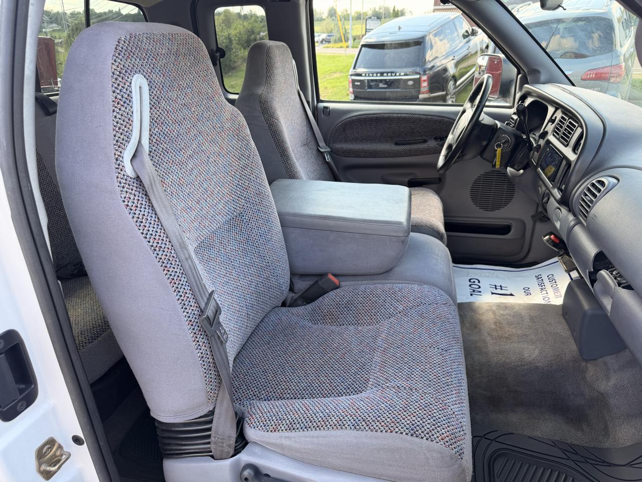 Dodge Ram 3500 4dr Quad Cab 155" WB DRW 2002