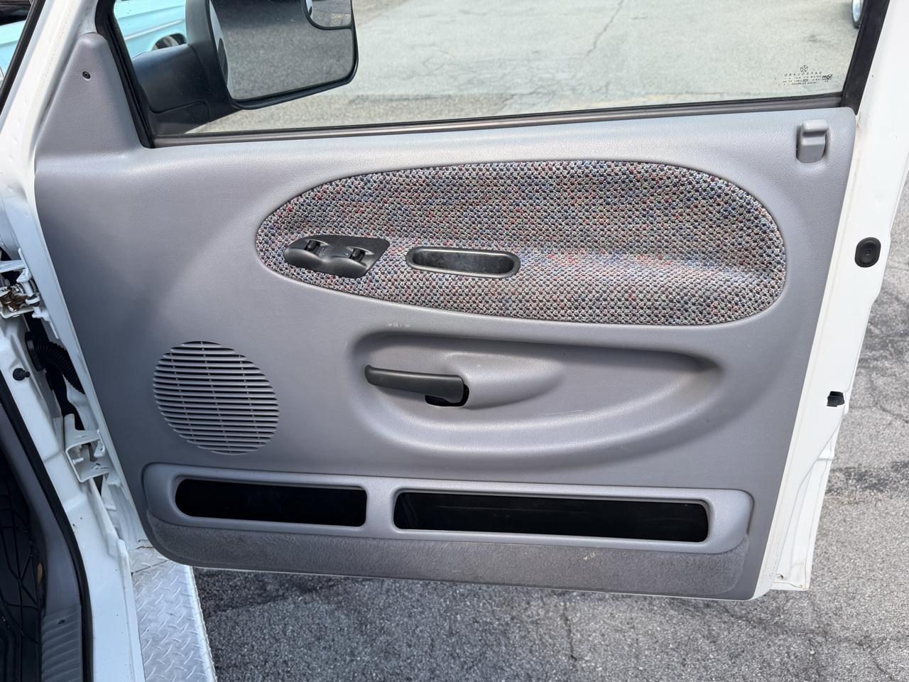 Dodge Ram 3500 4dr Quad Cab 155" WB DRW 2002