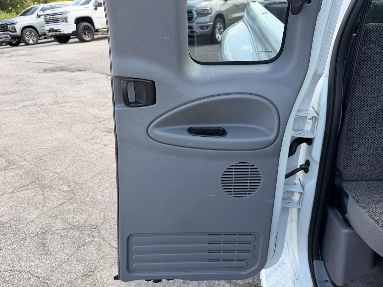 Dodge Ram 3500 4dr Quad Cab 155" WB DRW 2002