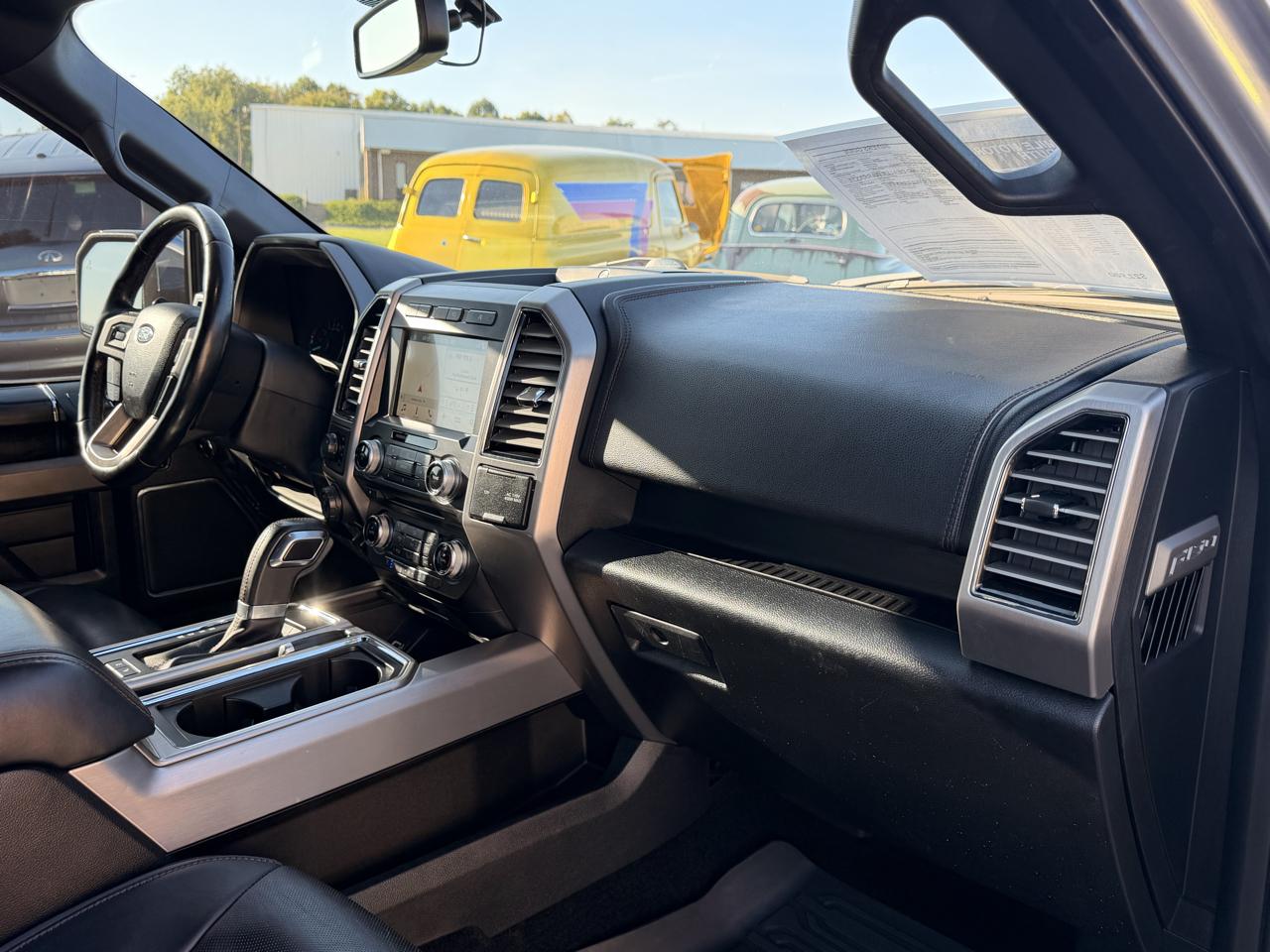 Ford F-150 4WD SuperCrew 145" Platinum 2018