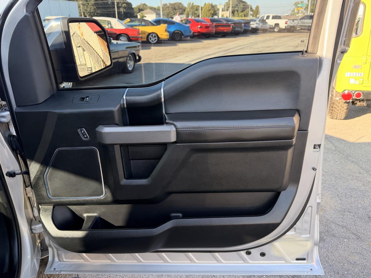 Ford F-150 4WD SuperCrew 145" Platinum 2018
