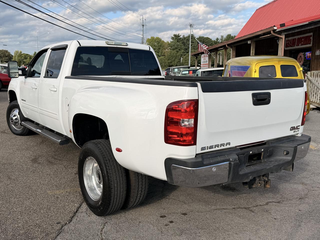 GMC Sierra 3500HD 4WD Crew Cab 167" SLT 2012