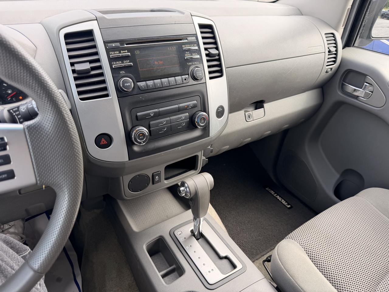Nissan Frontier 2WD Crew Cab SWB Auto SV 2014
