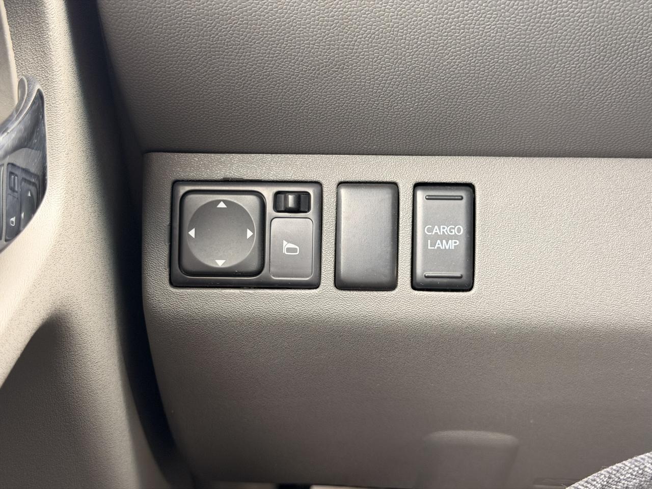 Nissan Frontier 2WD Crew Cab SWB Auto SV 2014
