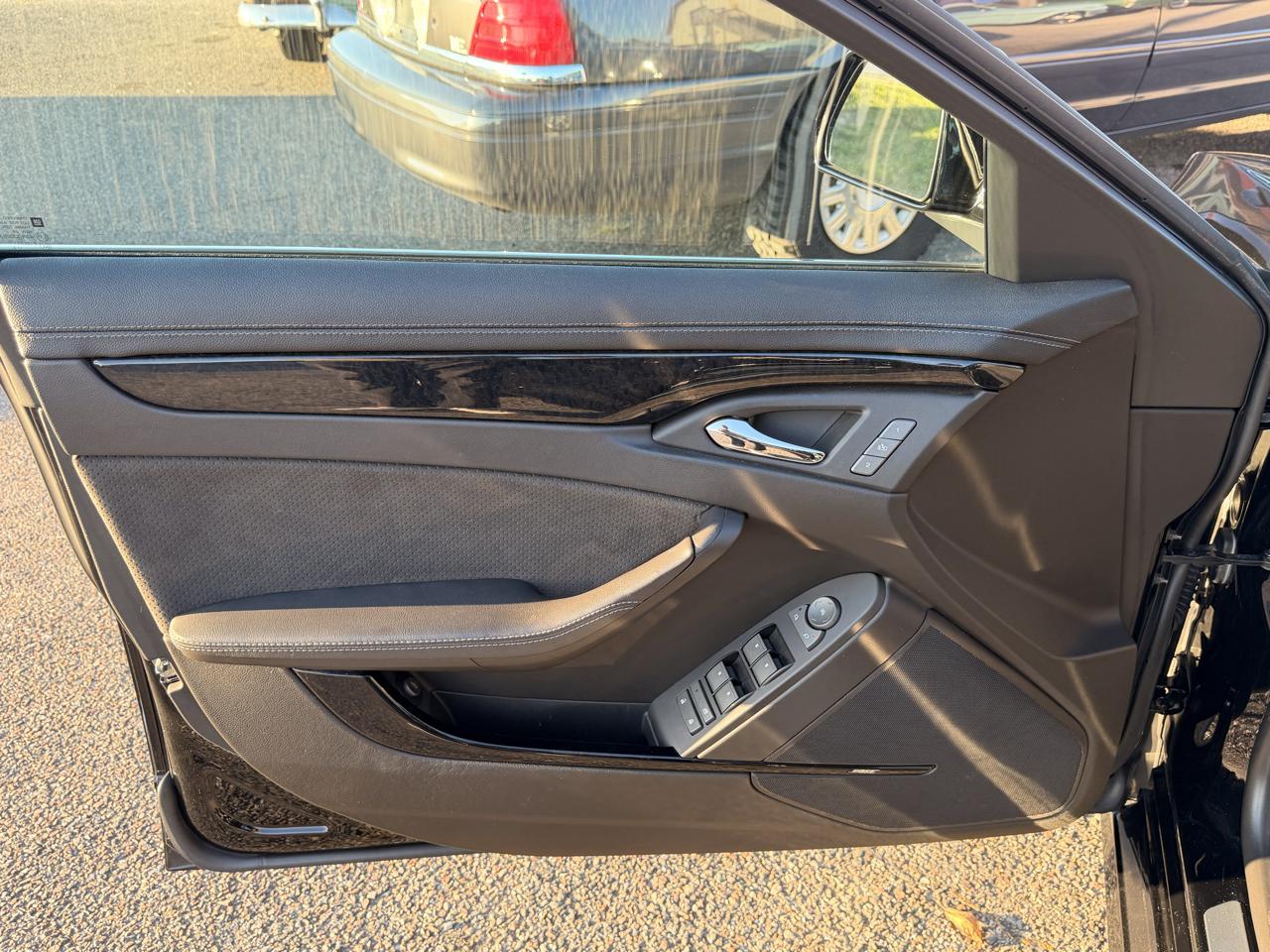 Cadillac CTS-V Sedan 4dr Sdn 2014