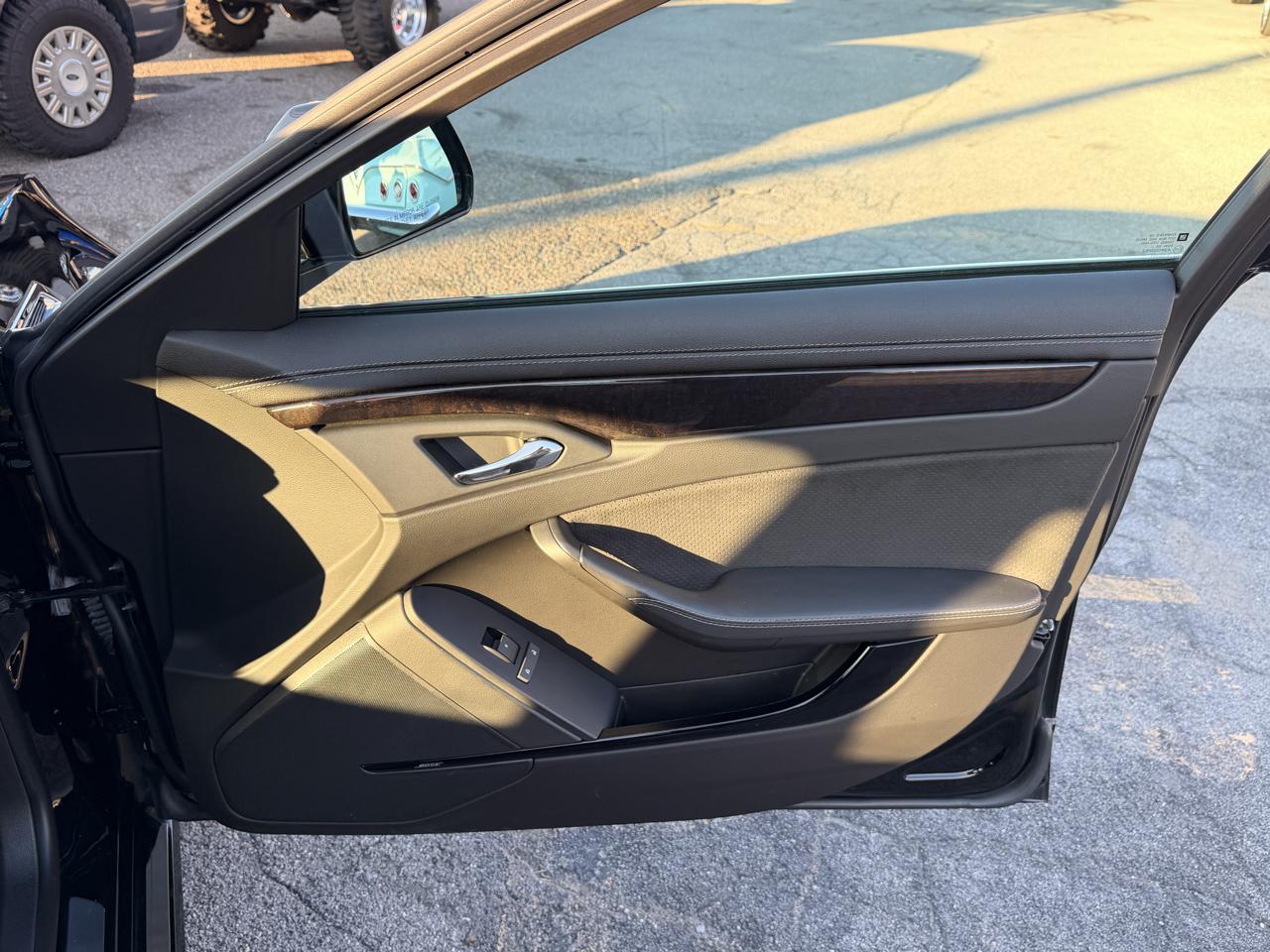 Cadillac CTS-V Sedan 4dr Sdn 2014