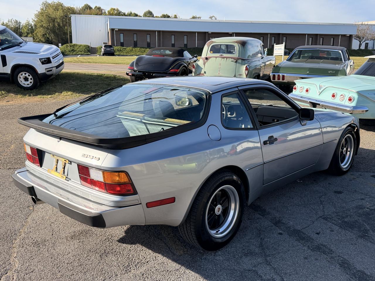 Porsche 944  1983