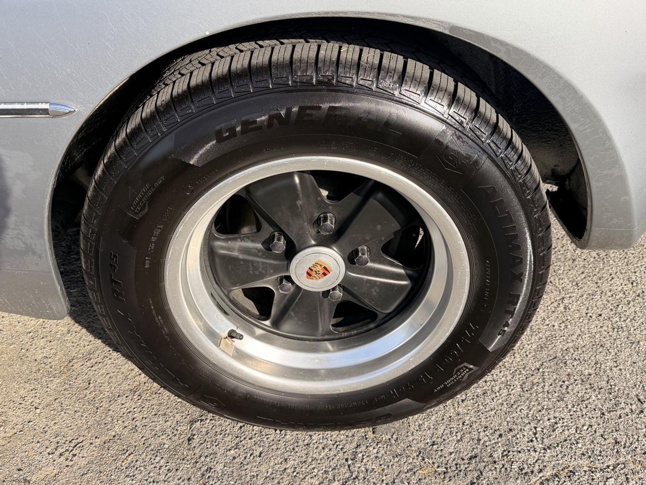 Porsche 944  1983