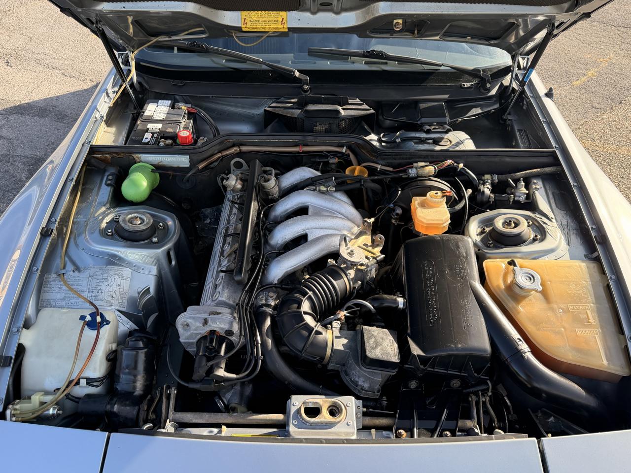 Porsche 944  1983