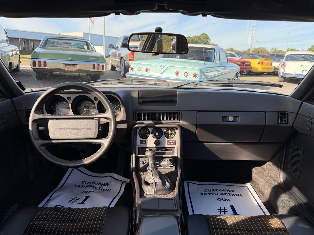 Porsche 944  1983