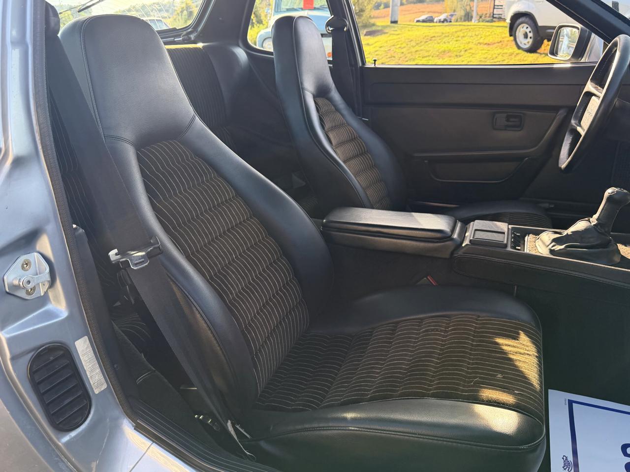 Porsche 944  1983