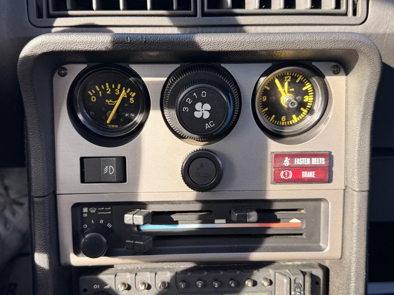 Porsche 944  1983