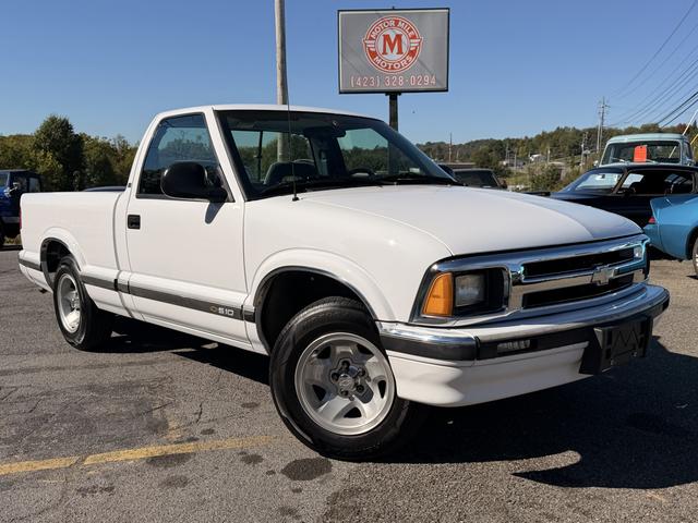 White 1995 Chevrolet S-10 Pickup Truck Rear-Wheel Drive Automatic