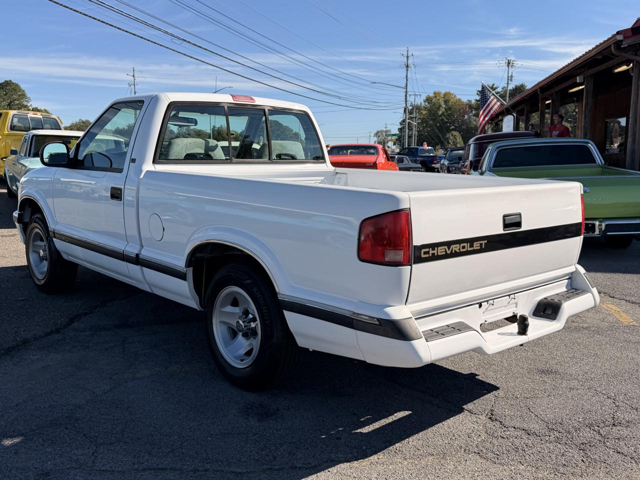 Chevrolet S-10 Reg Cab 108.3" WB 1995