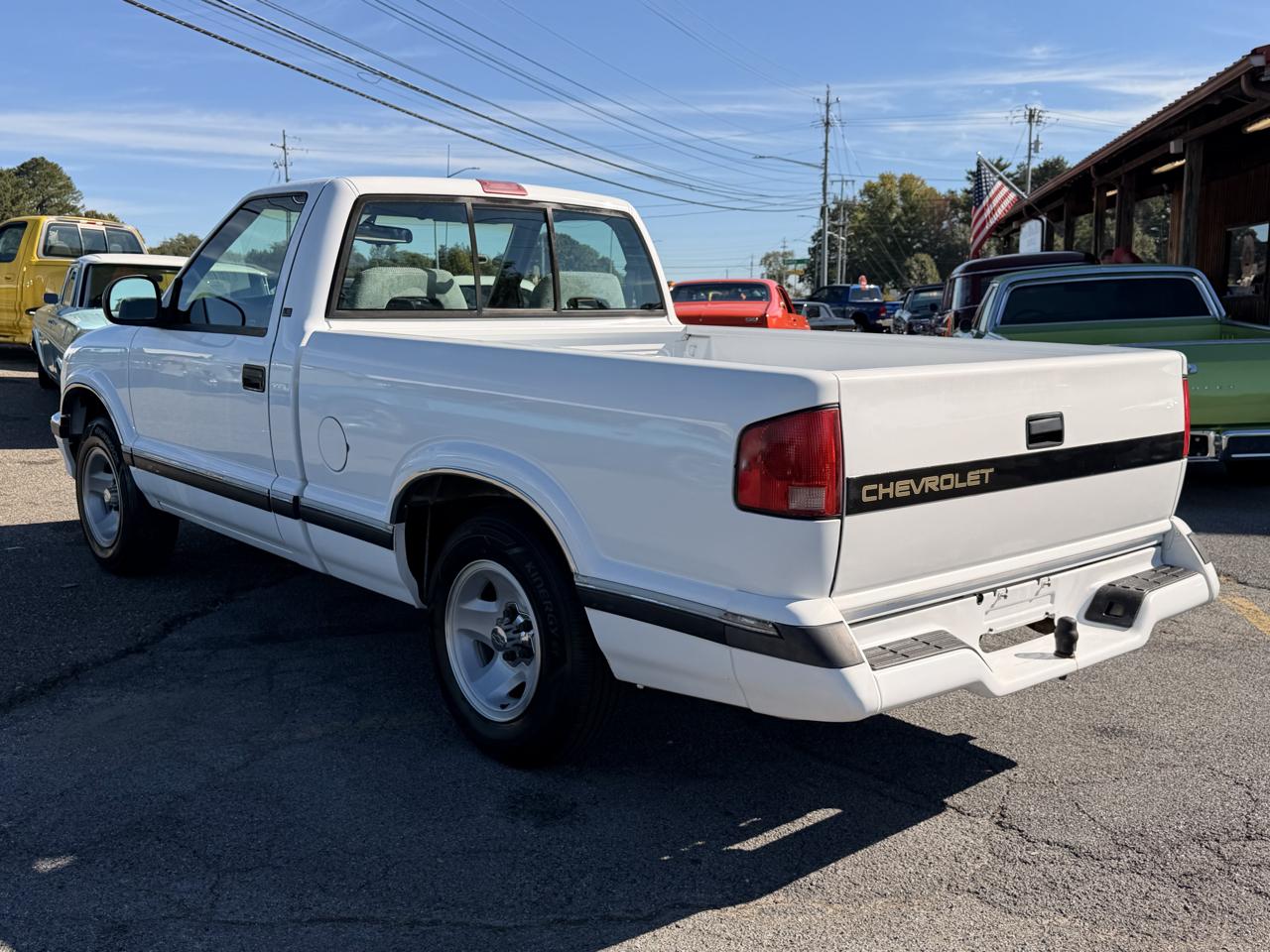 Chevrolet S-10 Reg Cab 108.3" WB 1995
