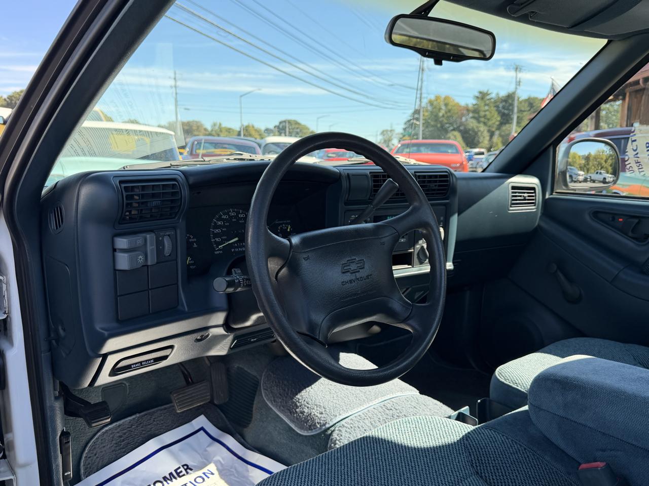 Chevrolet S-10 Reg Cab 108.3" WB 1995
