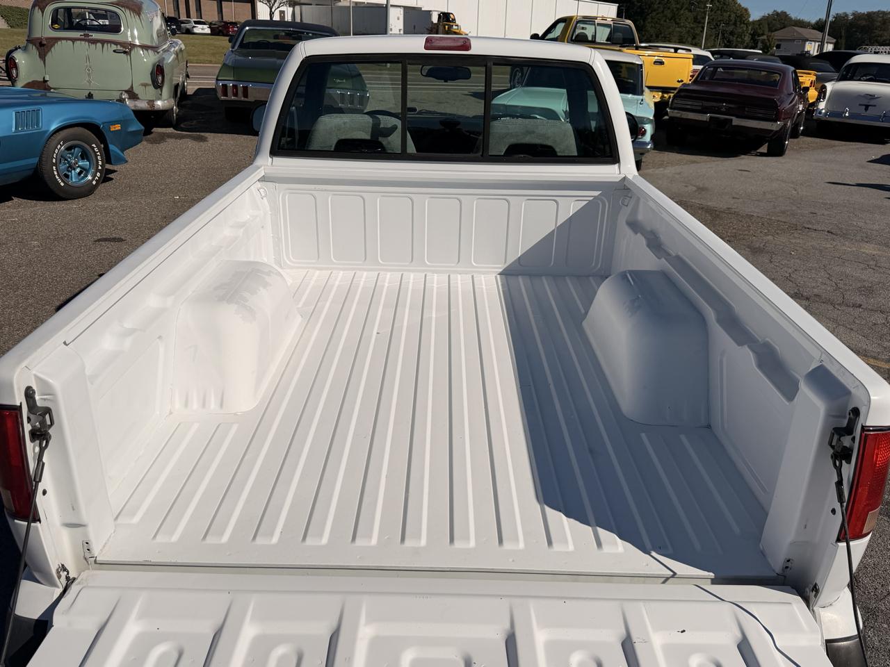 Chevrolet S-10 Reg Cab 108.3" WB 1995