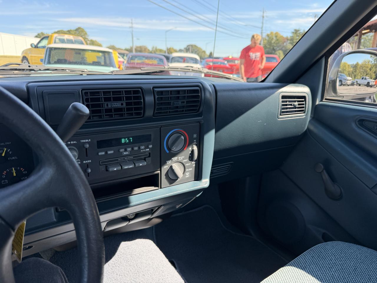 Chevrolet S-10 Reg Cab 108.3" WB 1995