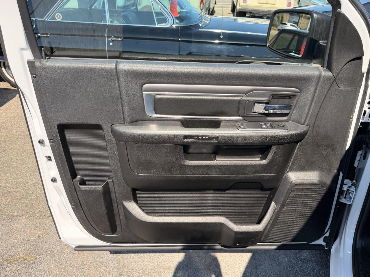 RAM 1500 Classic Tradesman 4x4 Reg Cab 6'4" Box 2021