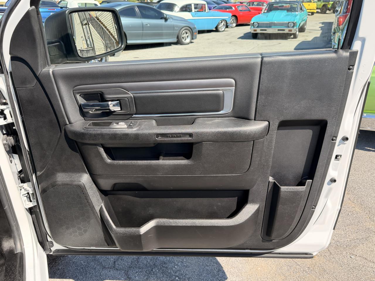 RAM 1500 Classic Tradesman 4x4 Reg Cab 6'4" Box 2021