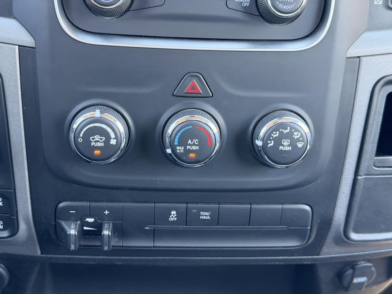 RAM 1500 Classic Tradesman 4x4 Reg Cab 6'4" Box 2021