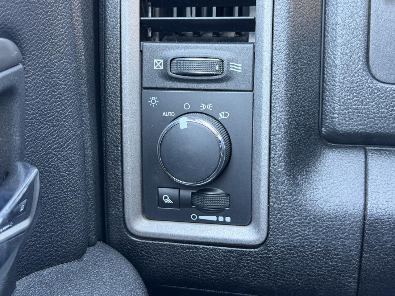 RAM 1500 Classic Tradesman 4x4 Reg Cab 6'4" Box 2021